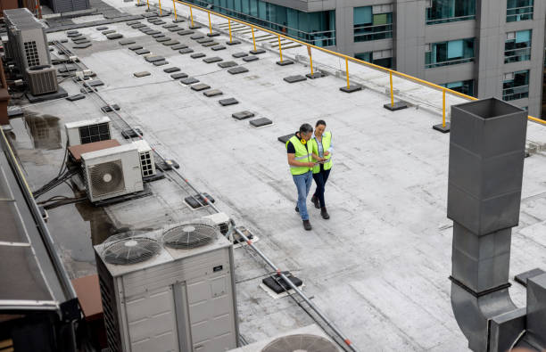 Best Emergency Roof Repair Services  in Willoughby, OH
